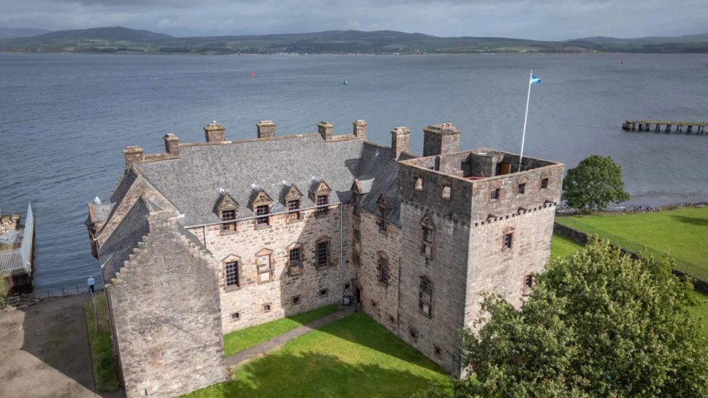 newark-castle-drone-view